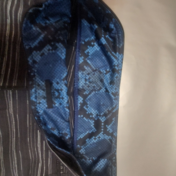 LULULEMON ATHLETIC/LEISURE LEGGING - Picture 11 of 11